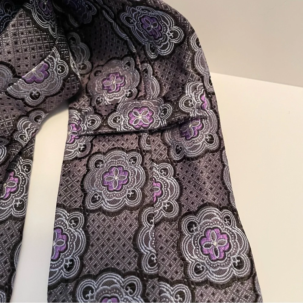 Hart Schaffner Marx mandala purple