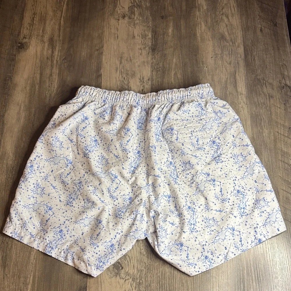 Bertigo poolside print