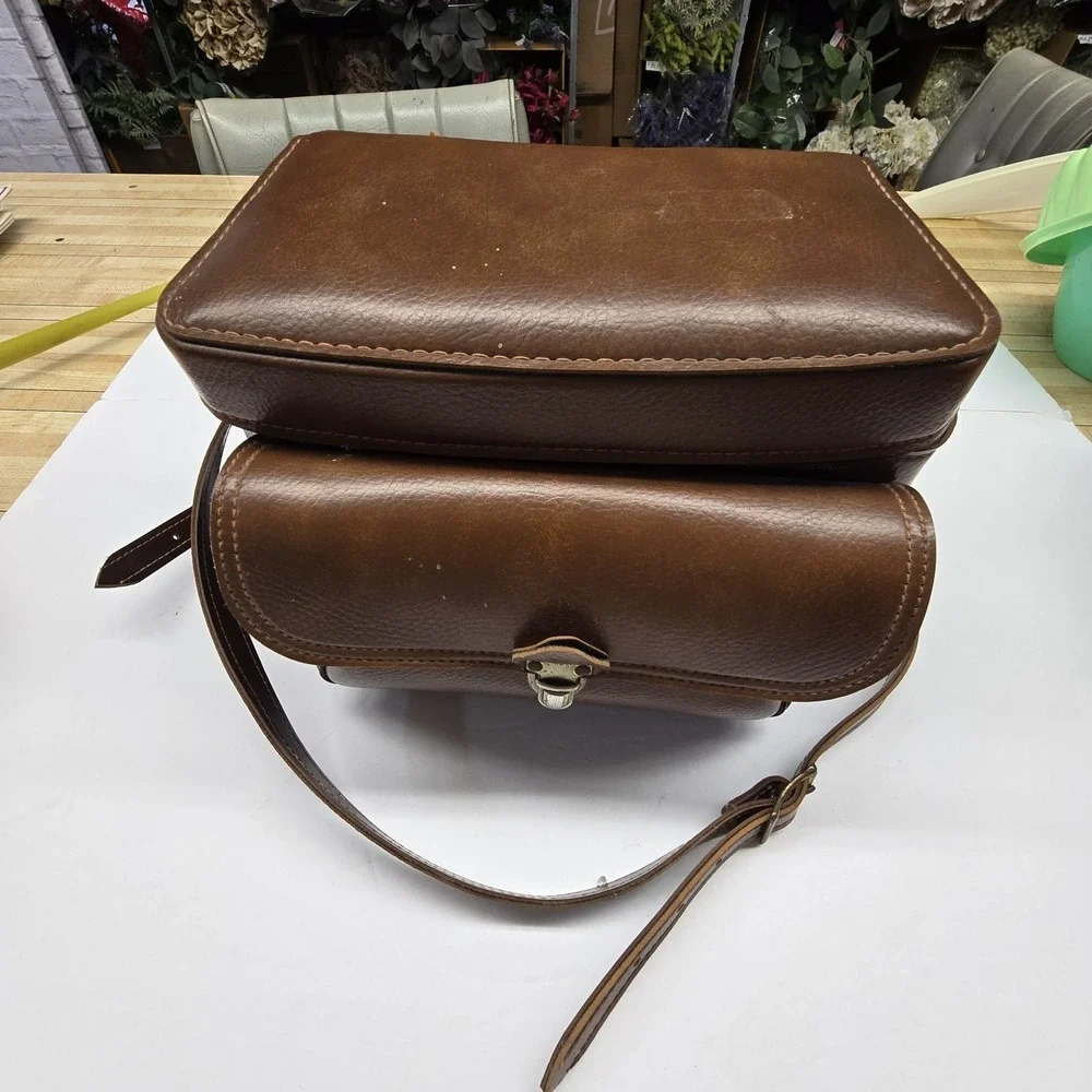 The Unbranded Brand hard bag shoulder
