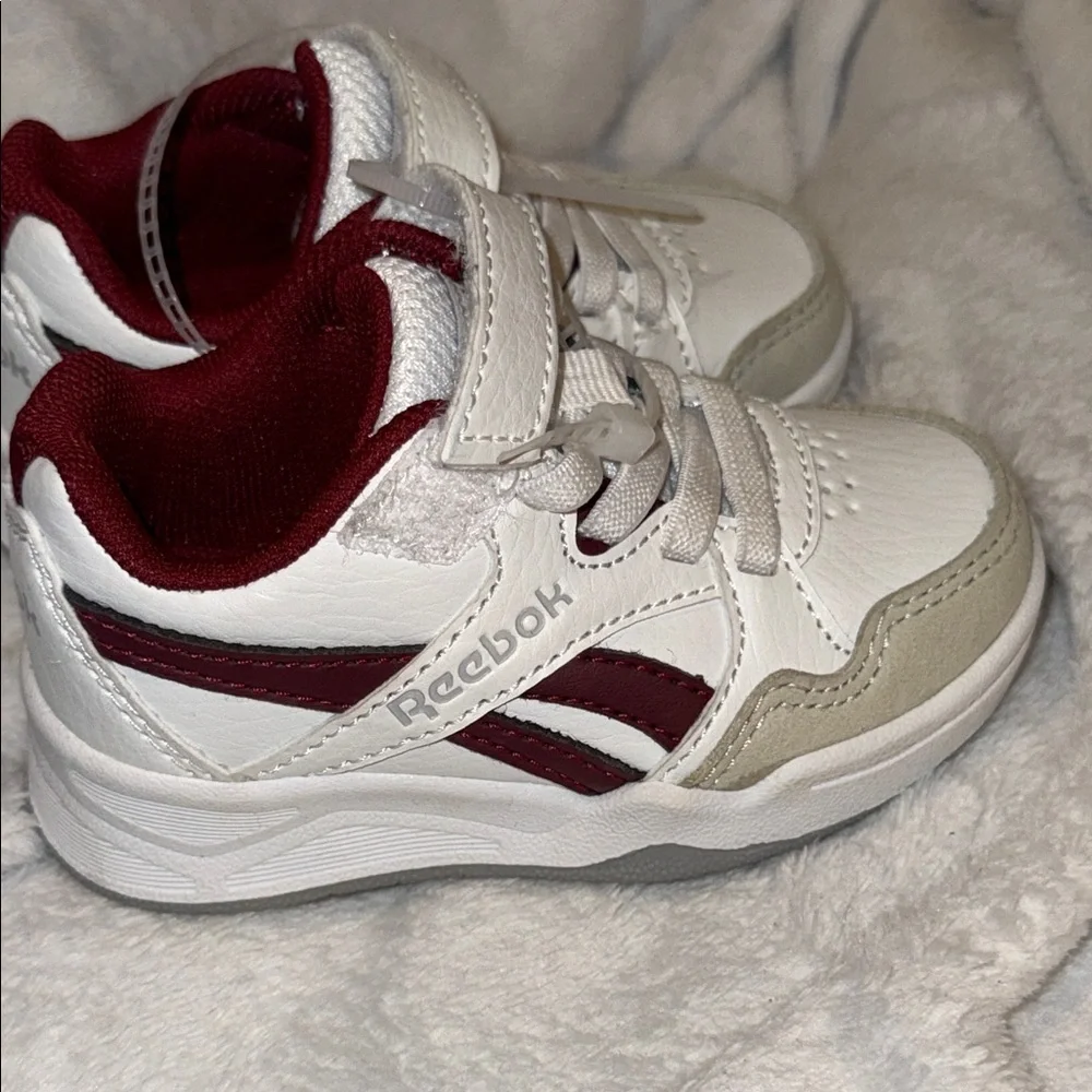 Reebok stylish sneakers