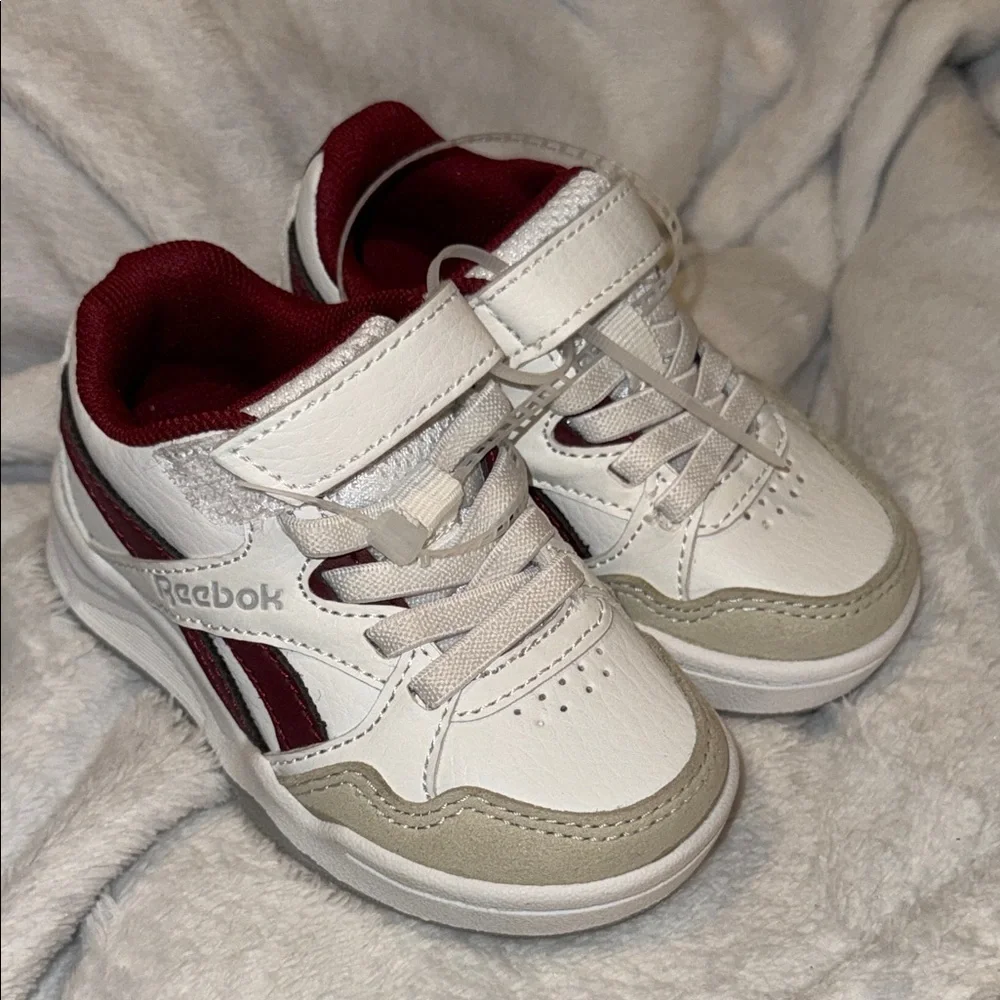 Reebok stylish sneakers
