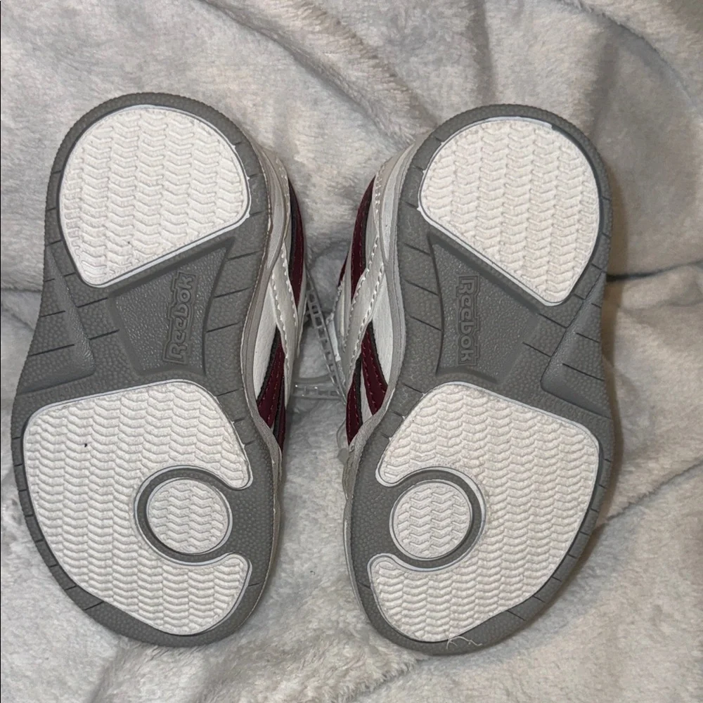 Reebok stylish sneakers