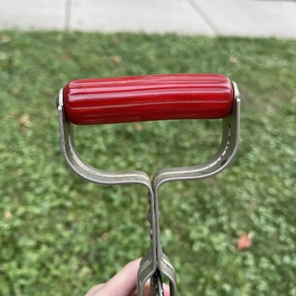 bakelite details as