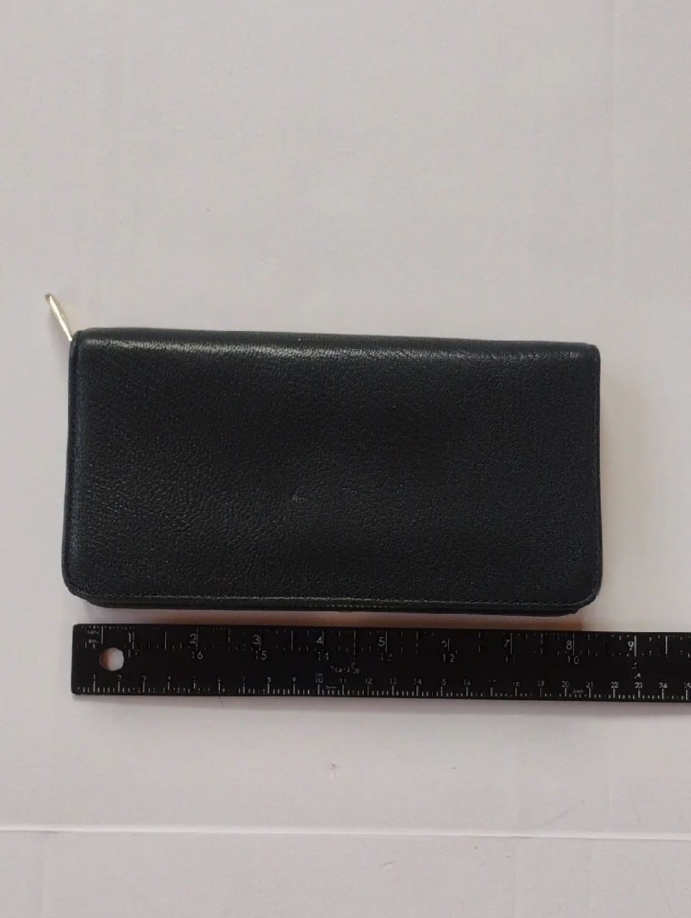 Michael Kors zip around