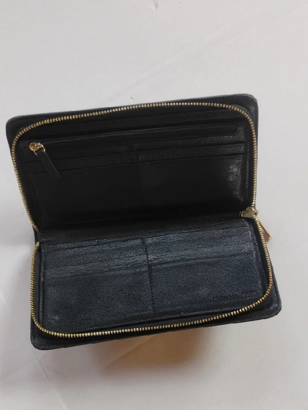 Michael Kors zip around