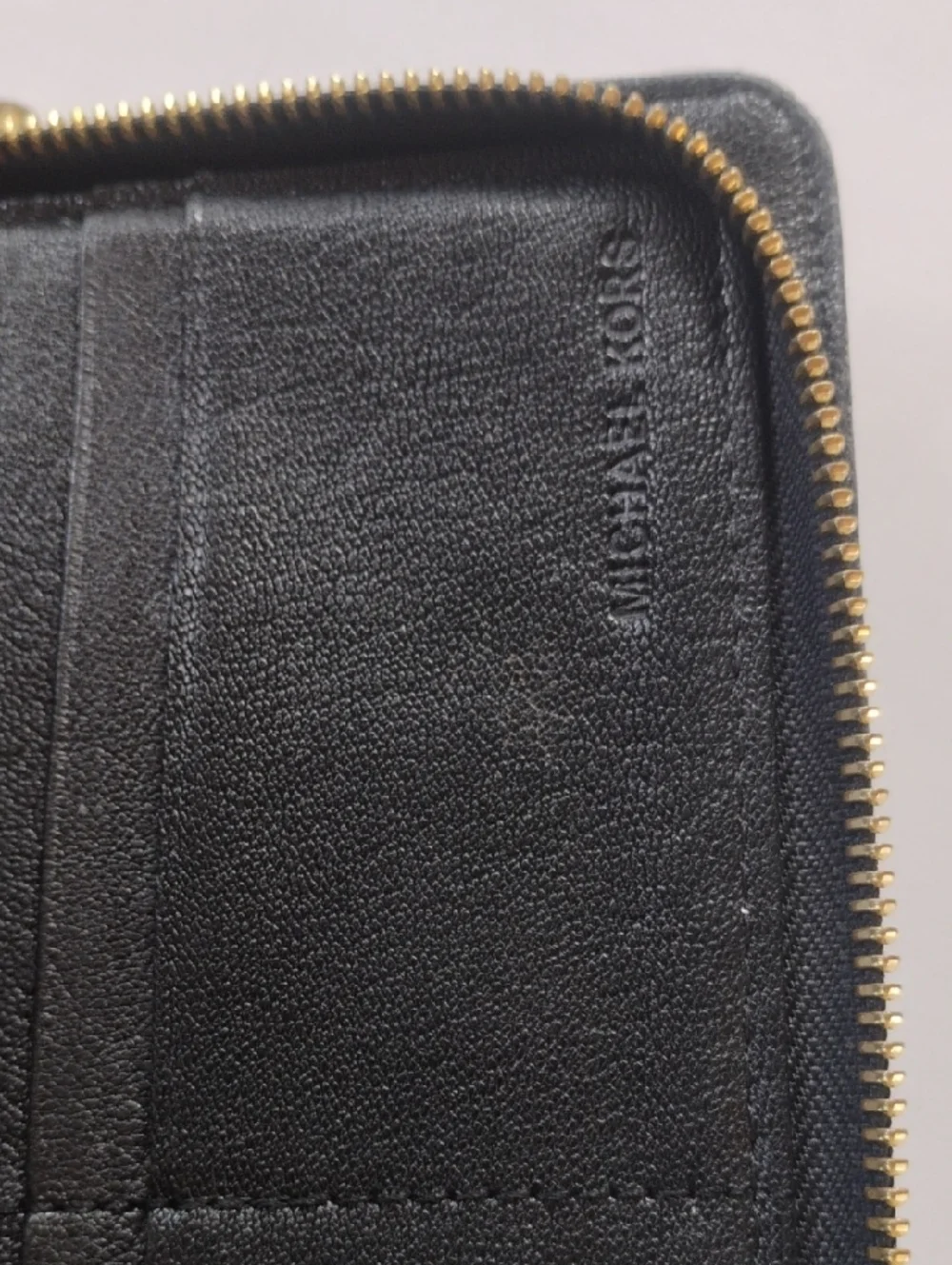 Michael Kors zip around
