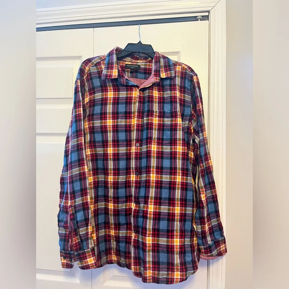Banana Republic Men's Button Down Plaid Shirt