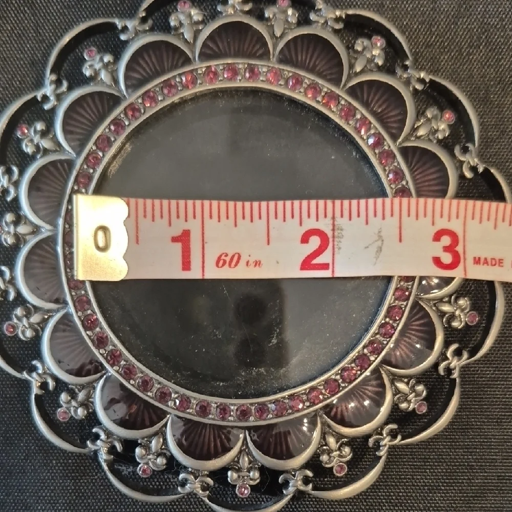 Vintage elegant round