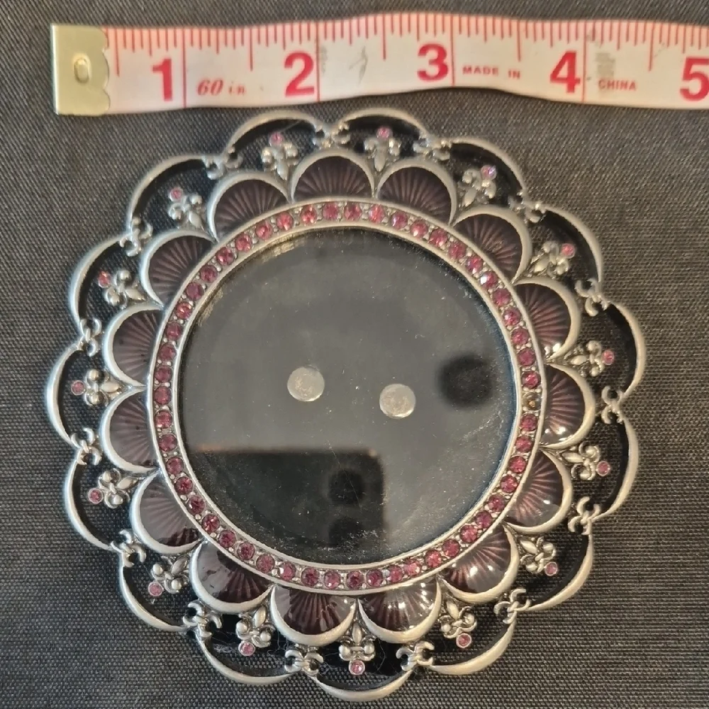 Vintage elegant round