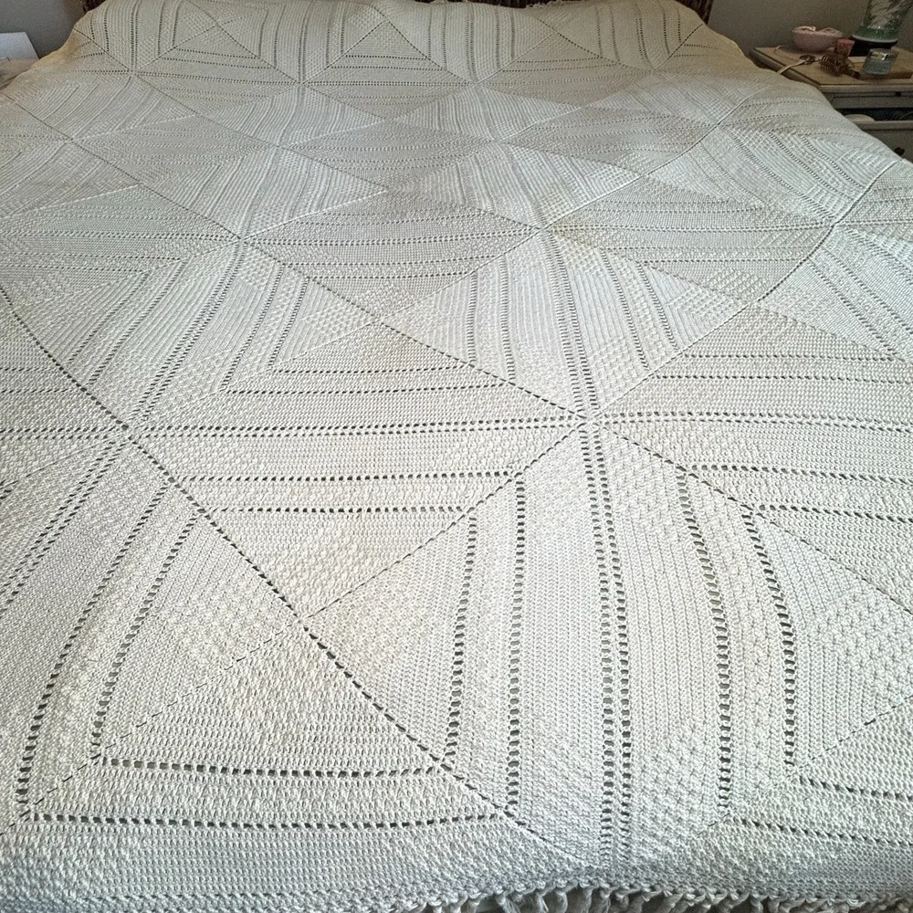 Historic Charleston Handmade Ecru Crochet Cotton QUEEN Blanket Star Popcorn Boho