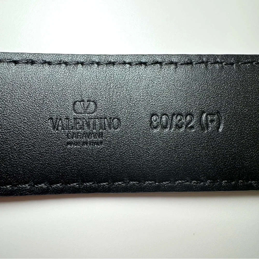 Valentino Garavani nwt valentino