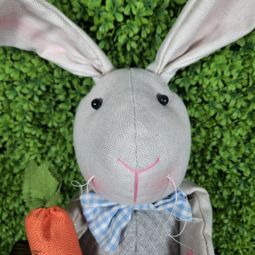 N/A tie gingham features