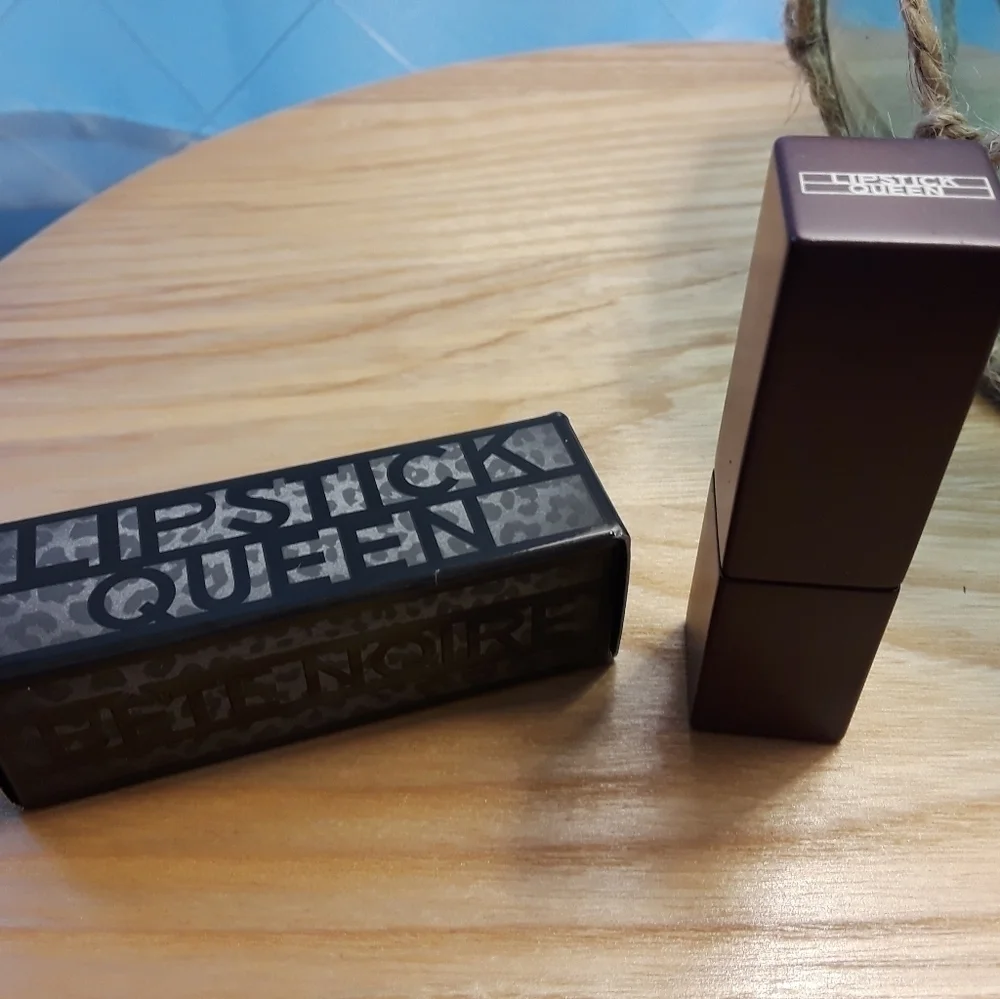 Lipstick Queen nib this