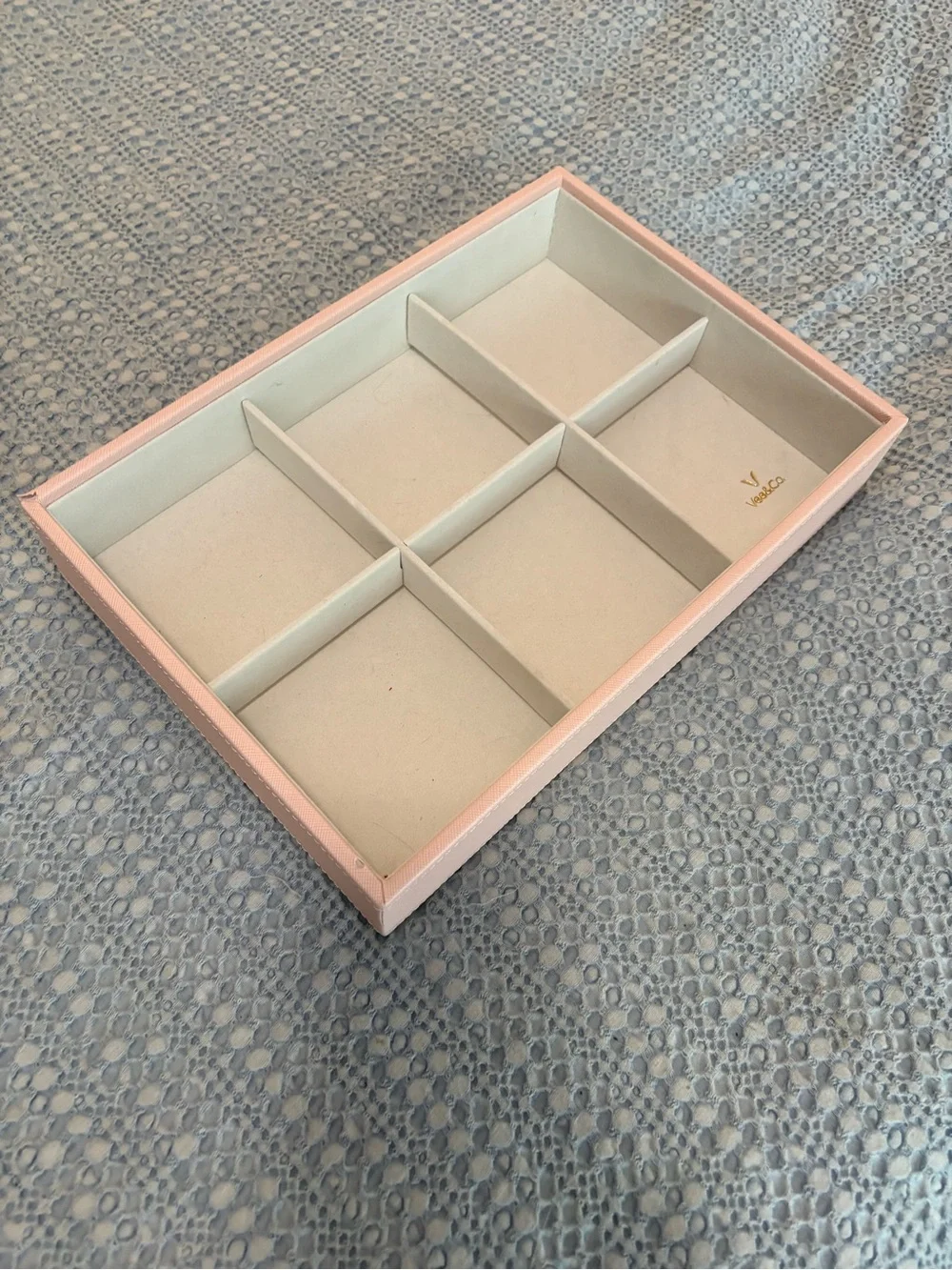 Vee & Co soft pink