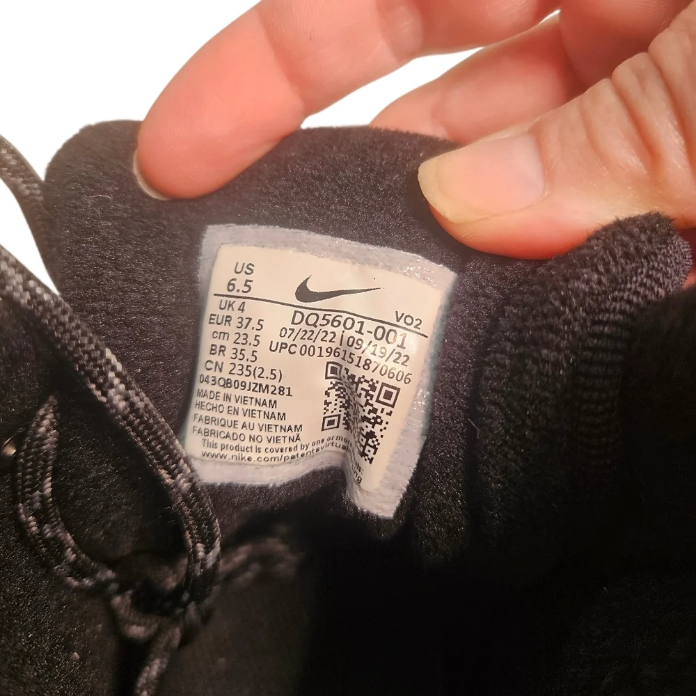 Nike classic women