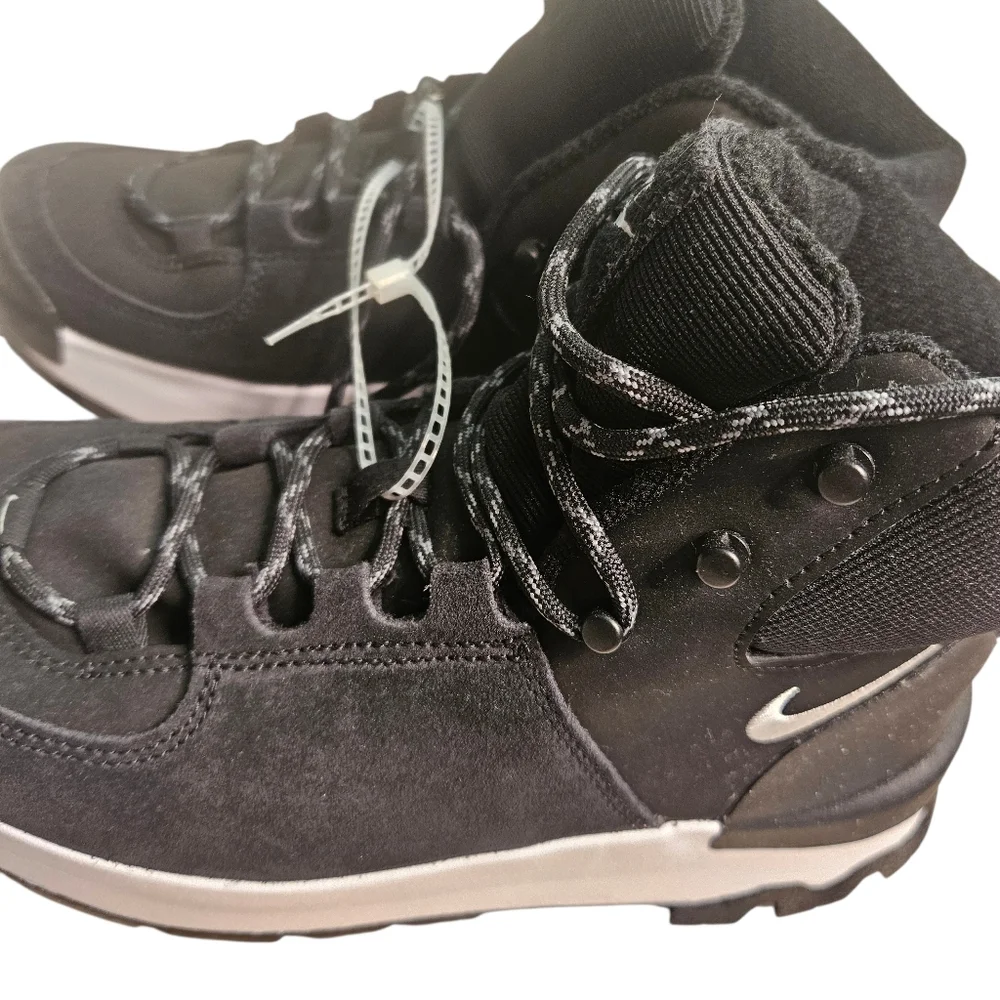 Nike classic women