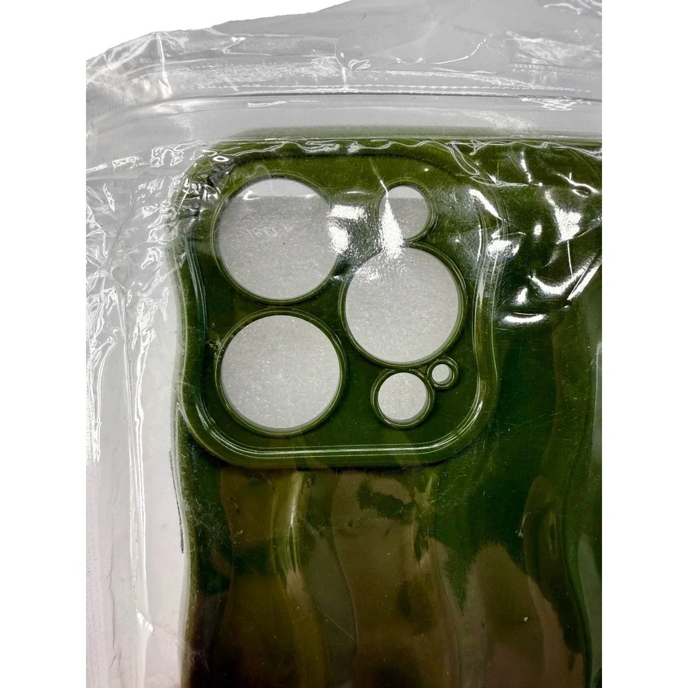 The Unbranded Brand glossy green