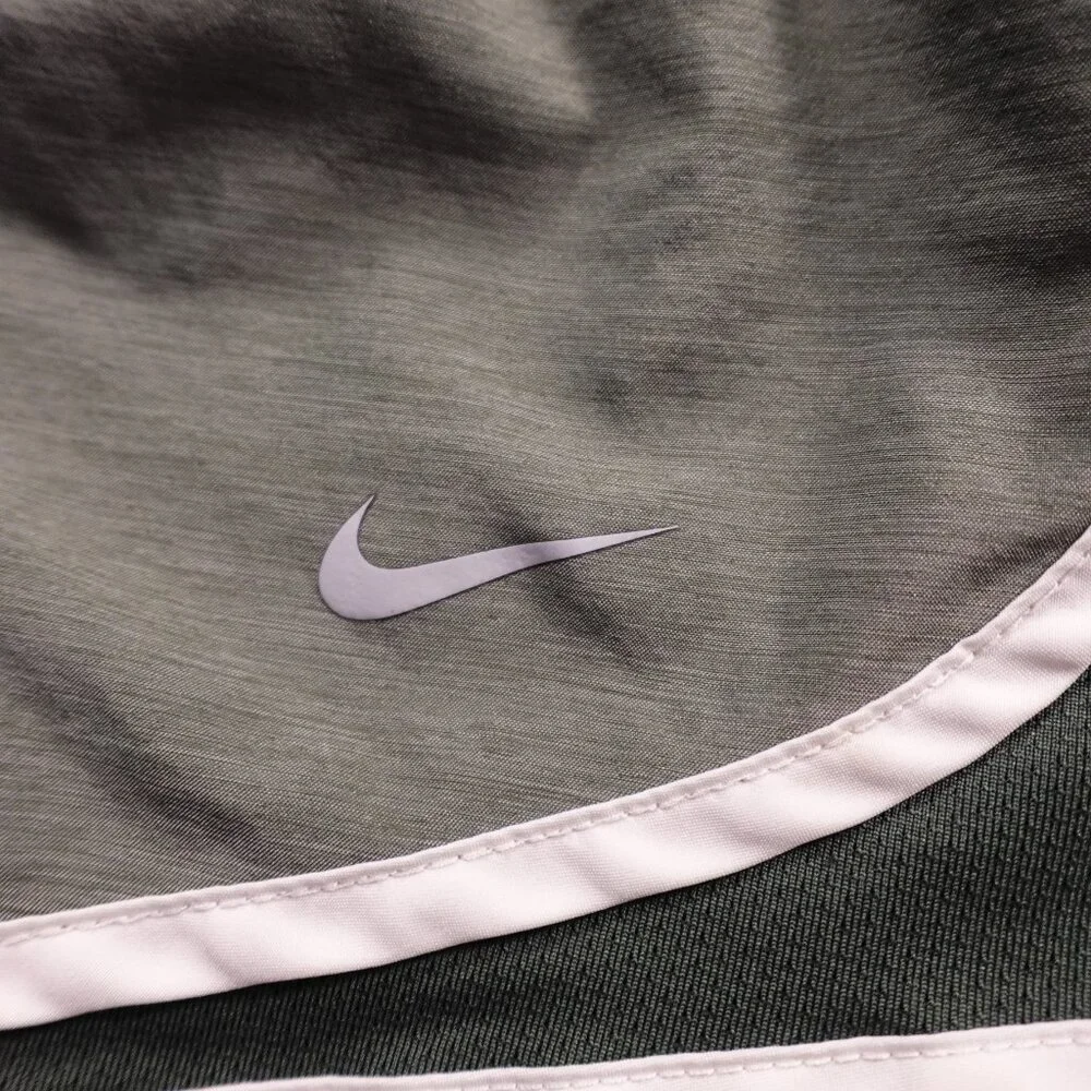 Nike tempo running