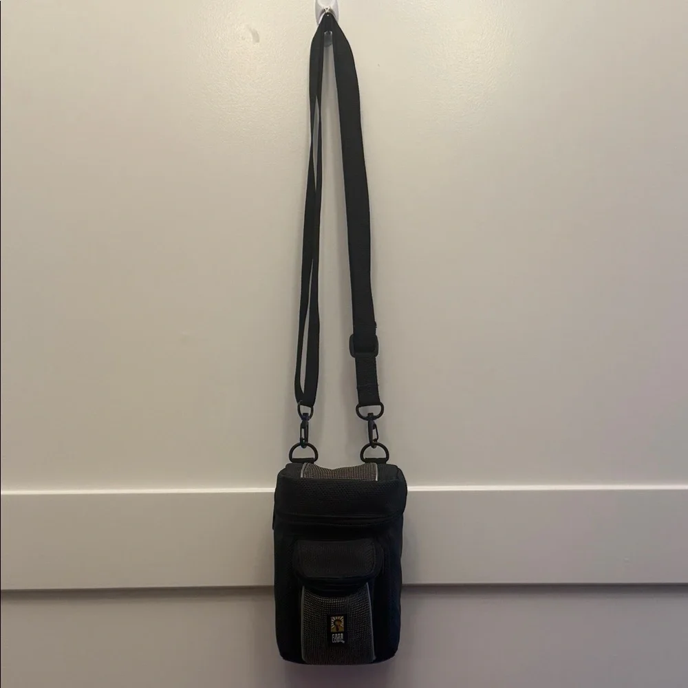 Case Logic Compact Camera Bag Black w/ Adjustable Shoulder Strap Padded Zippered