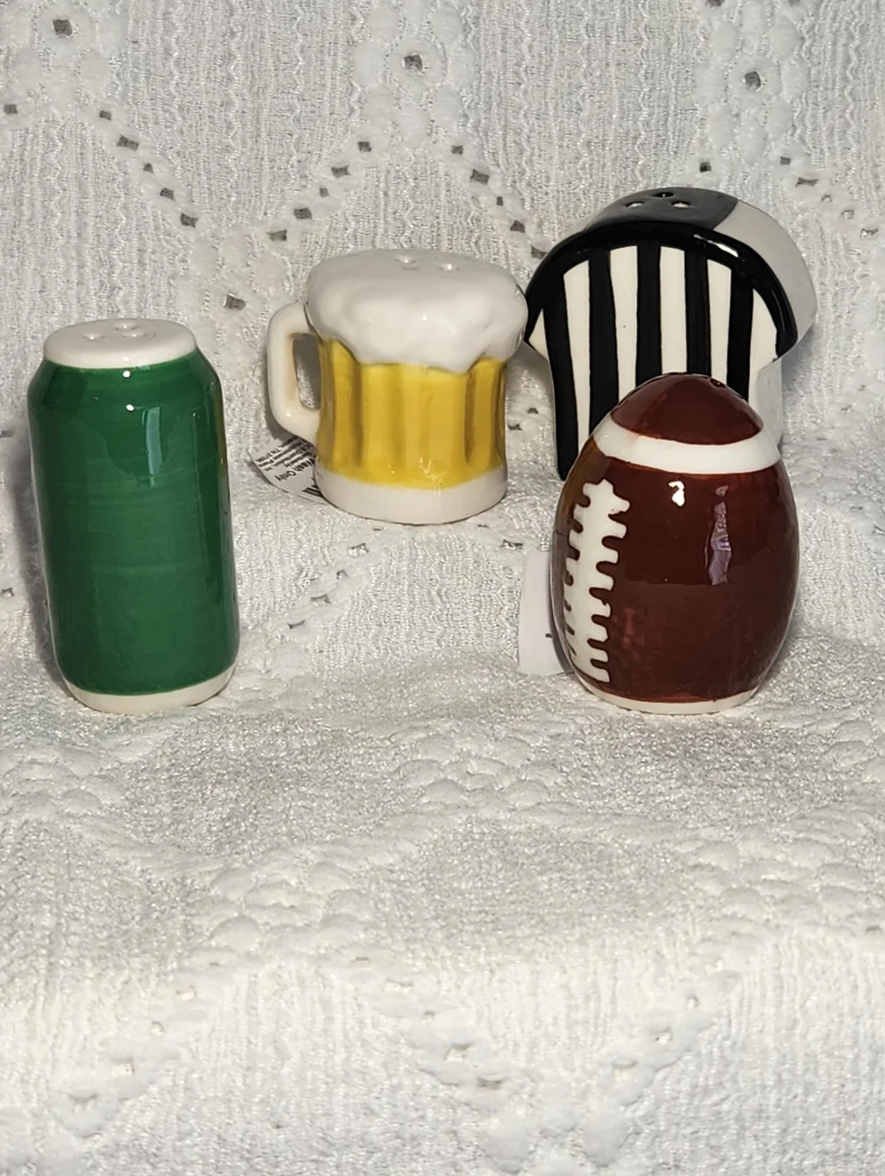 N/A ceramic shakers