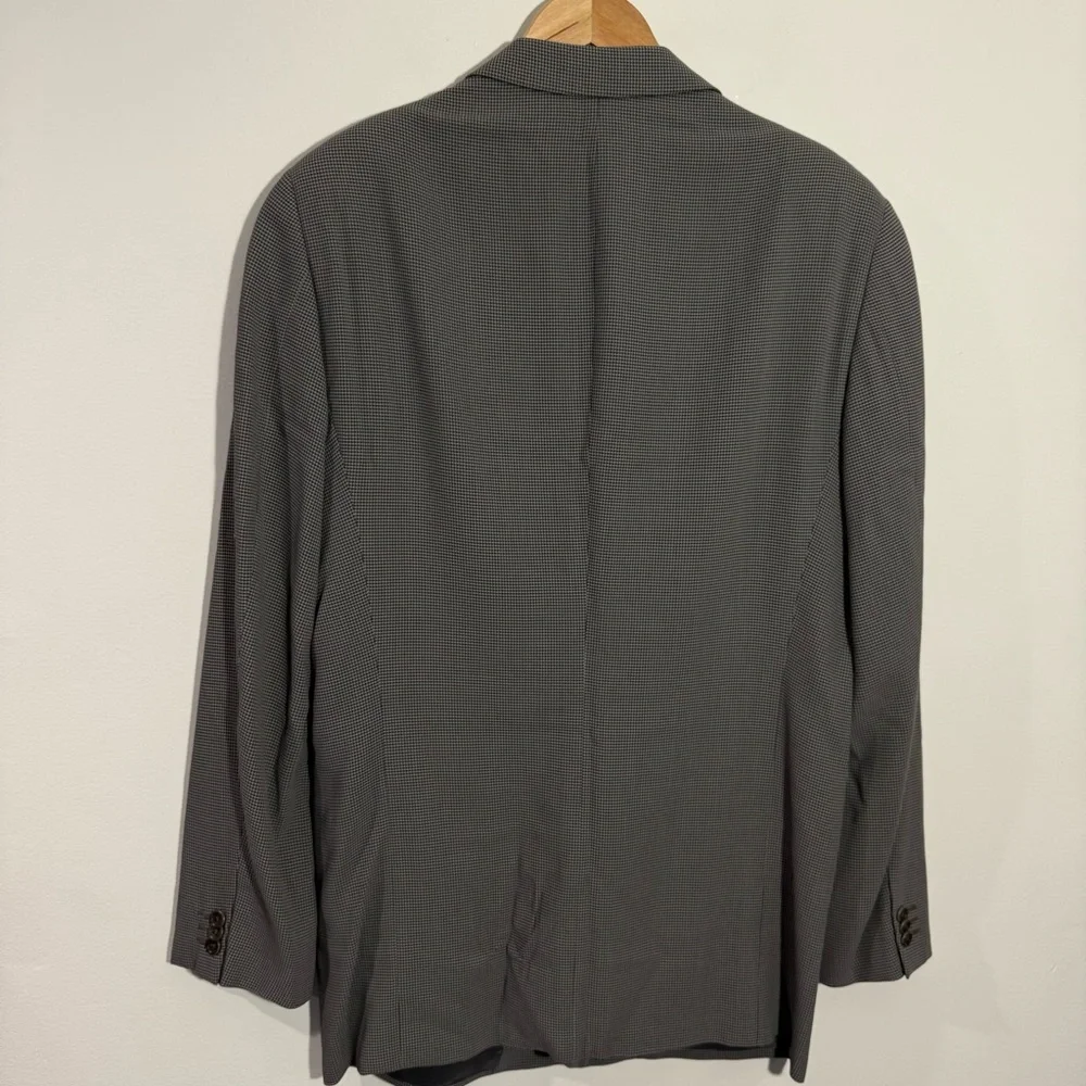 Armani Collezioni excellent no