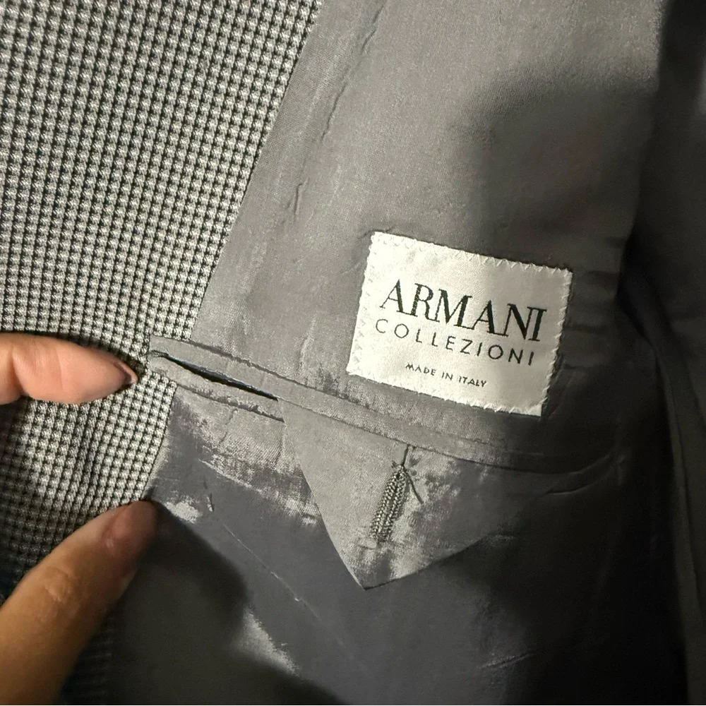 Armani Collezioni excellent no