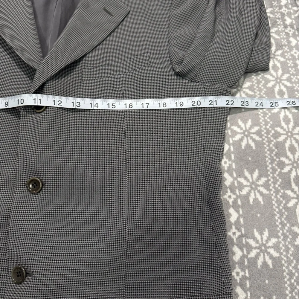 Armani Collezioni excellent no