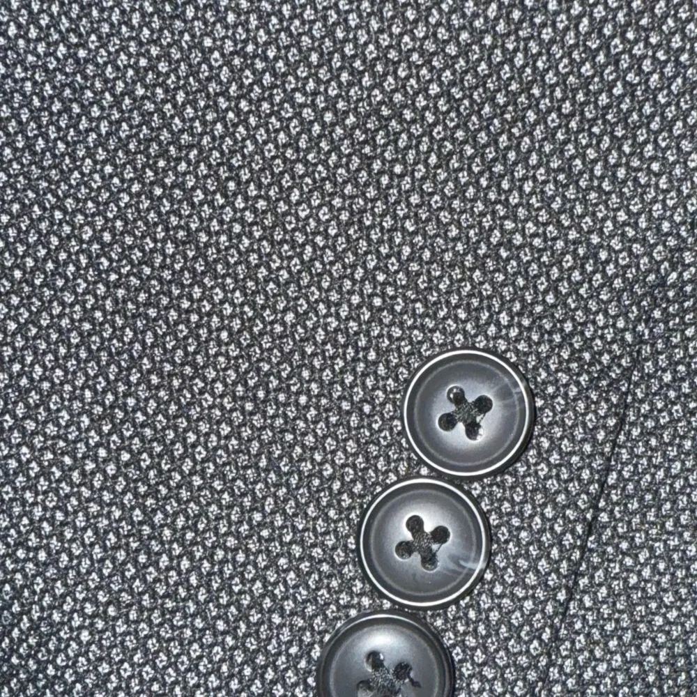 Haggar Gray Sport Coat with Notched Lapels and Padded Shoulders