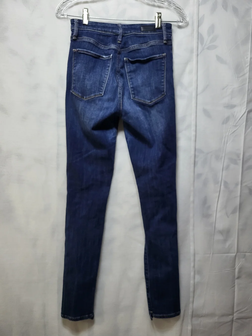 slim fitting