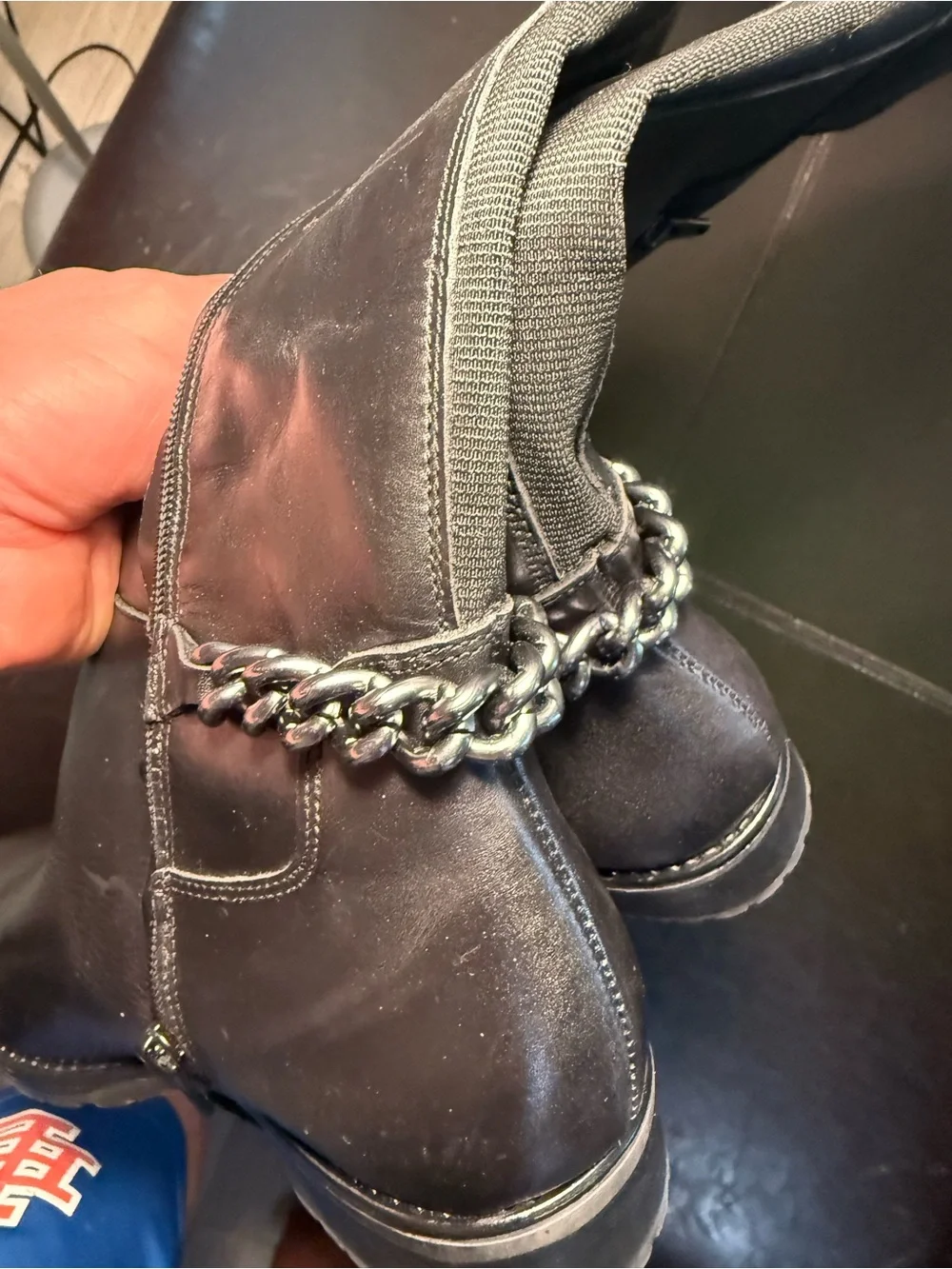 Kurt Geiger detail edge