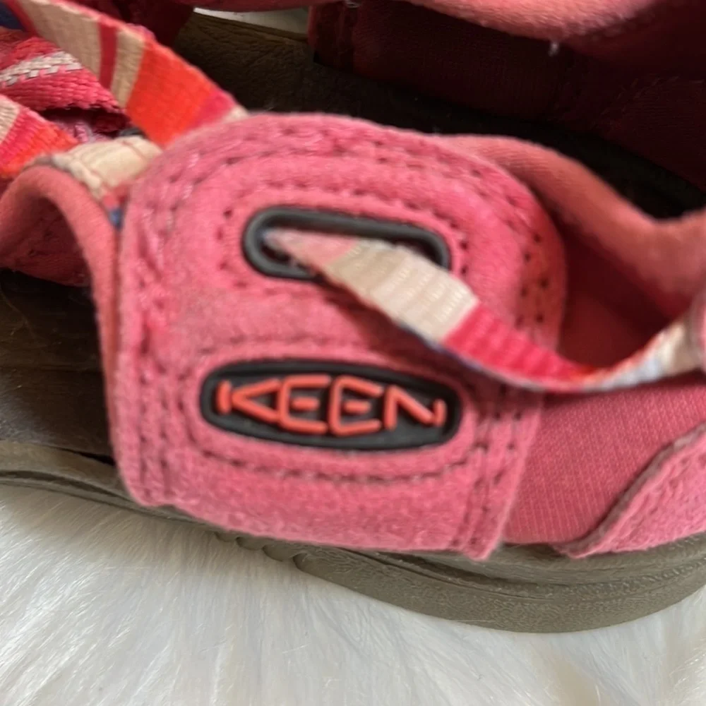 Keen pink size