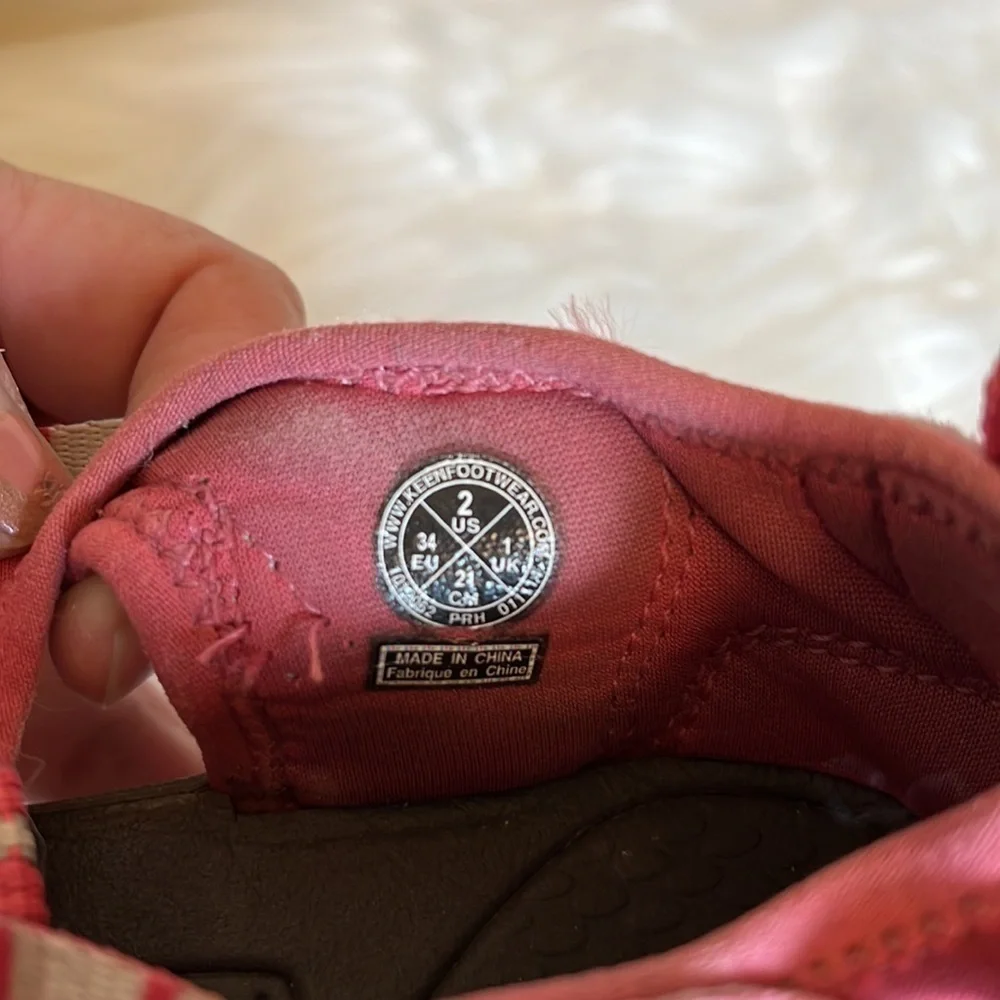 Keen pink size