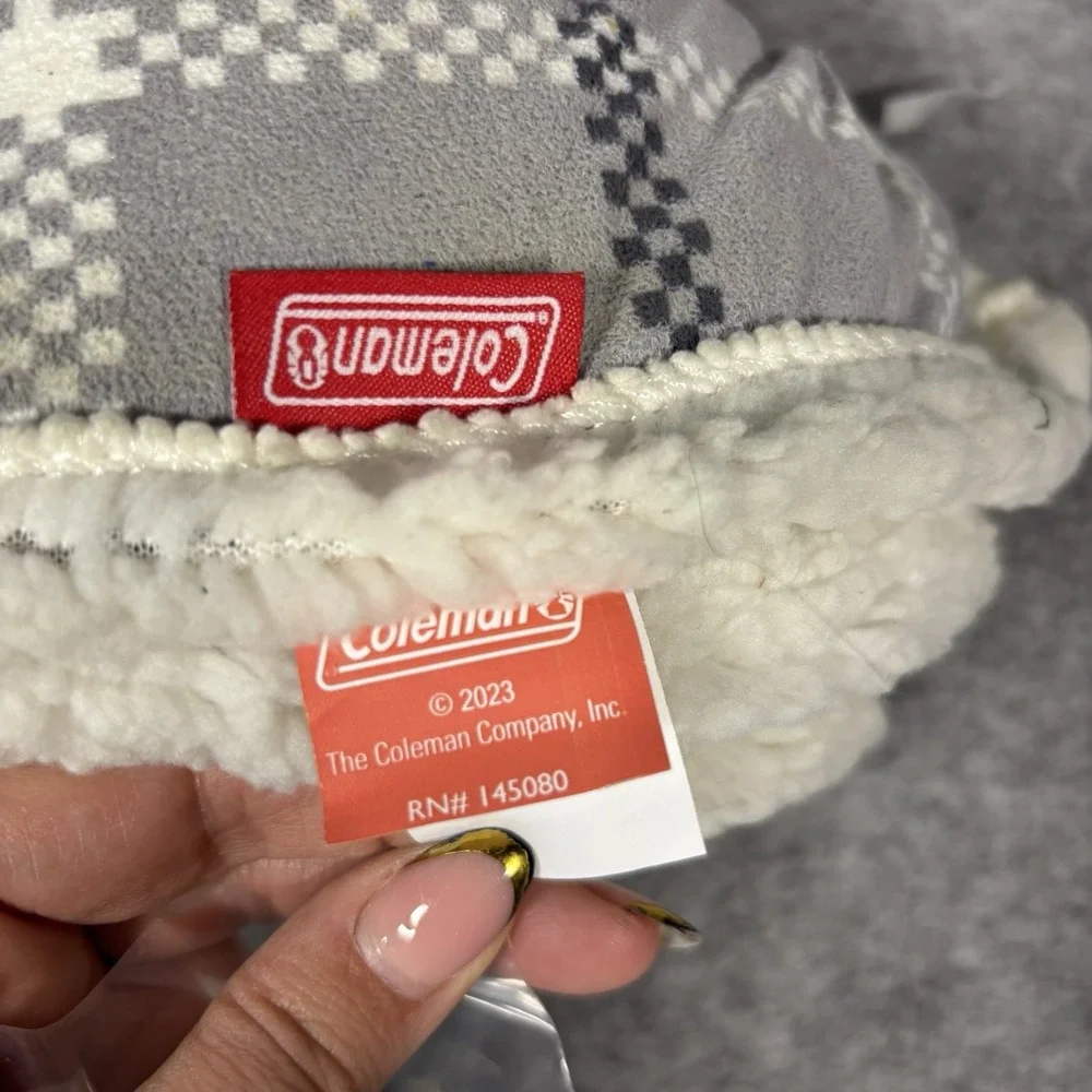 Coleman nwt pet
