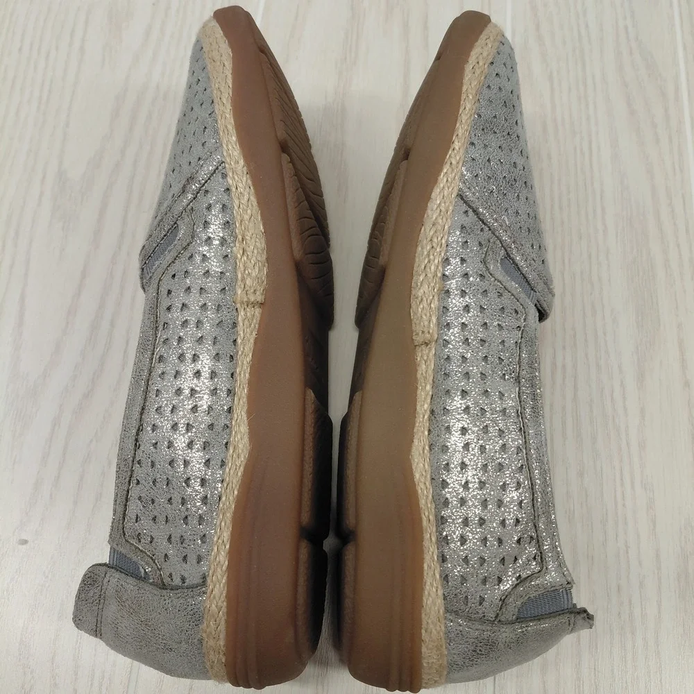 Clarks used excellent