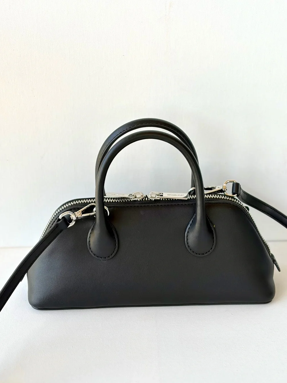 handles fastening back