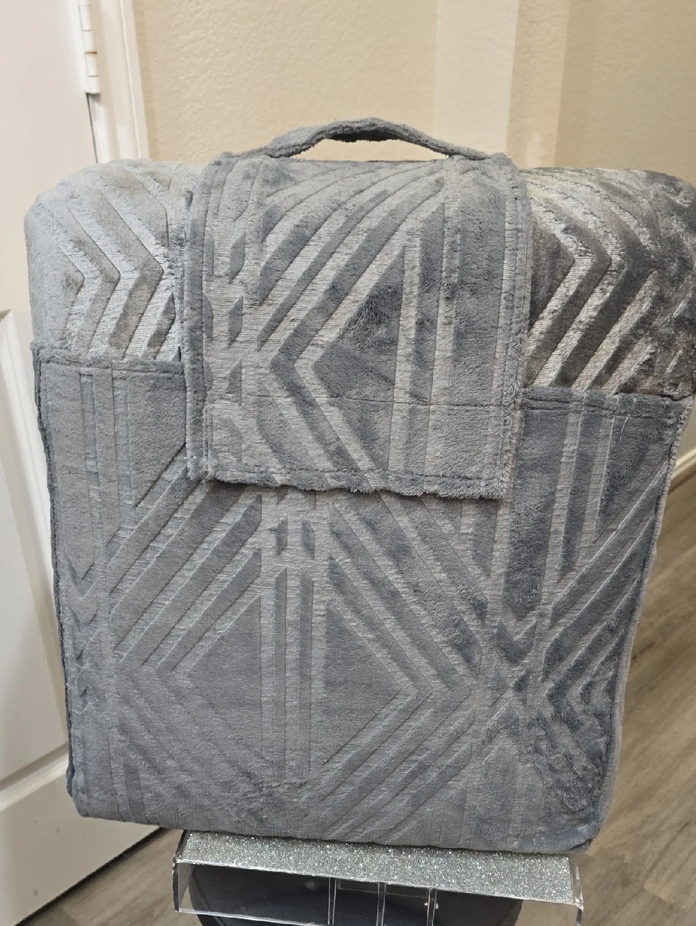 BearPaw stylish gray