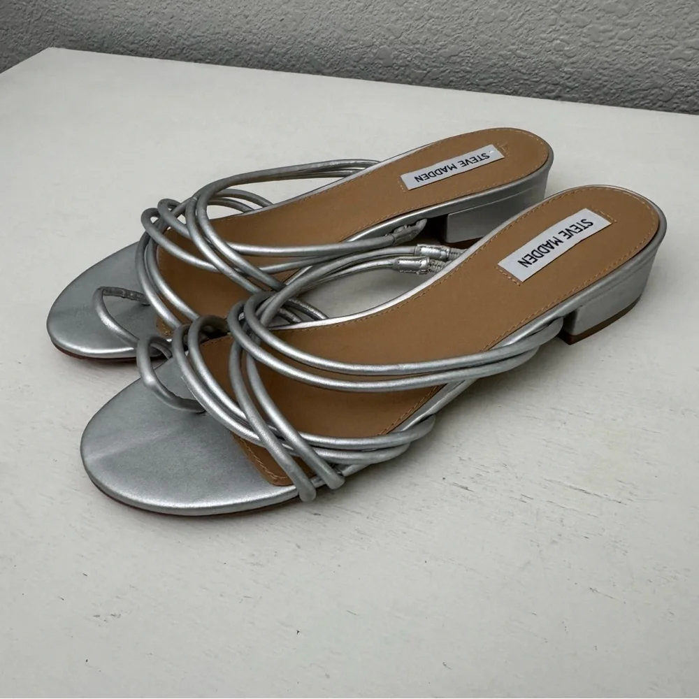 Steve Madden Caylen Strappy Toe Loop Sandals Silver Size 11