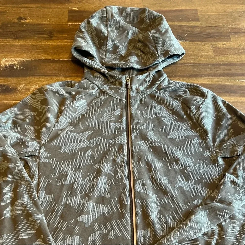 lululemon athletica excellent size