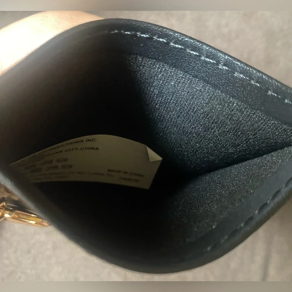 Kendall & Kylie defect shown