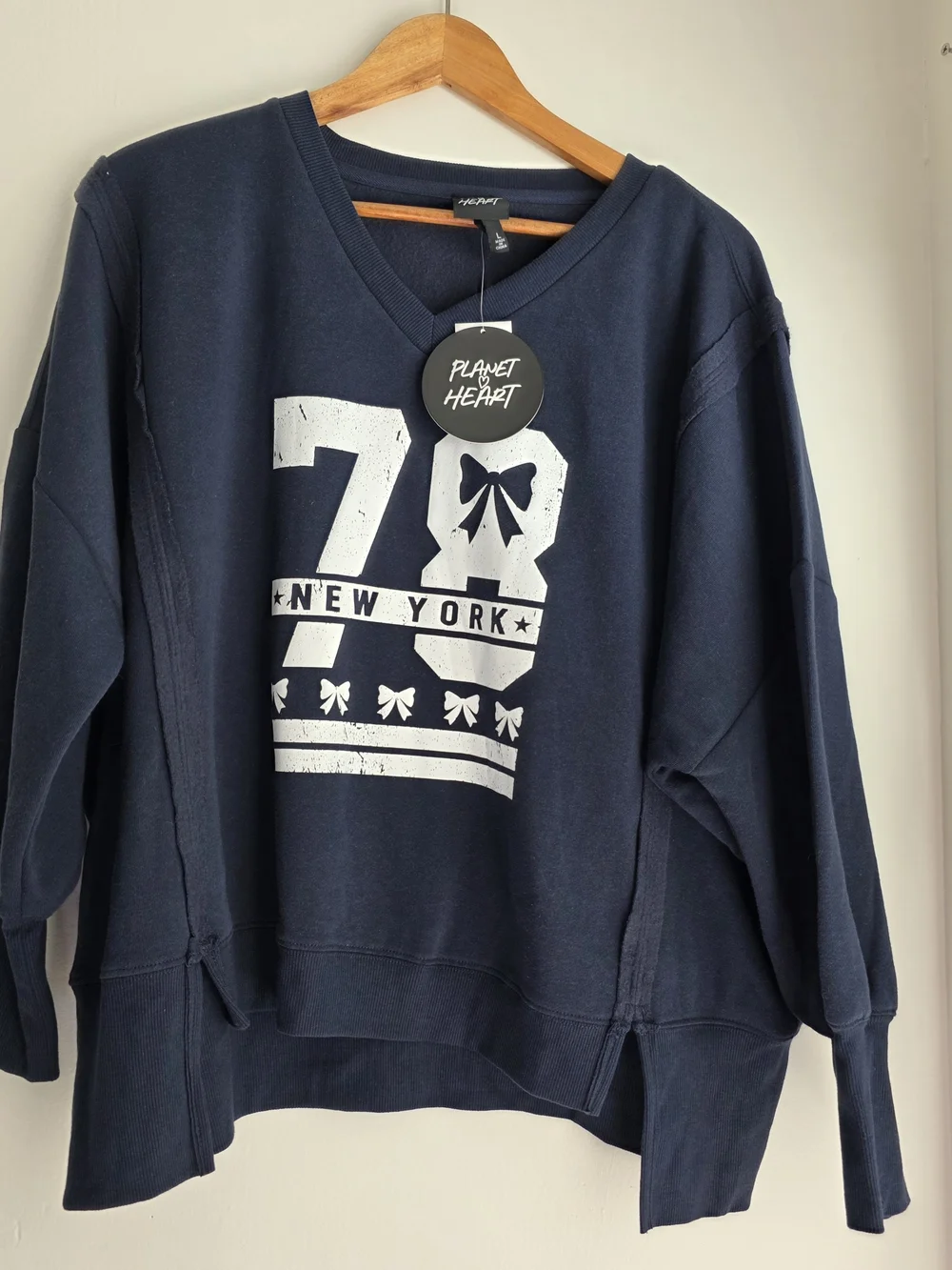 planet Hart navy neck