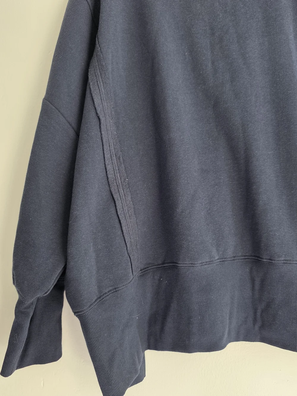 planet Hart navy neck