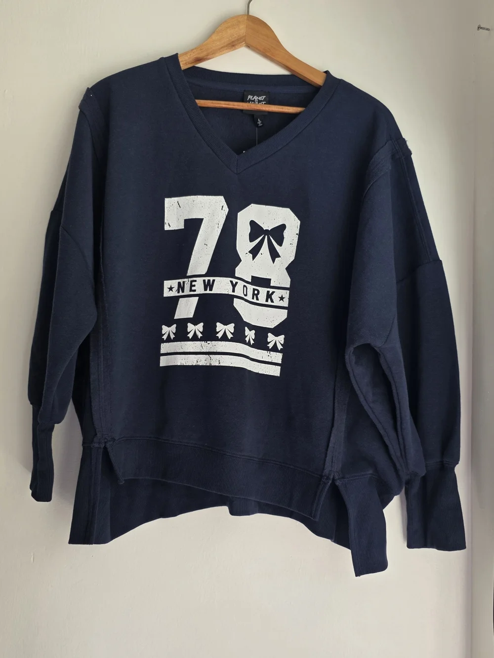 planet Hart navy neck