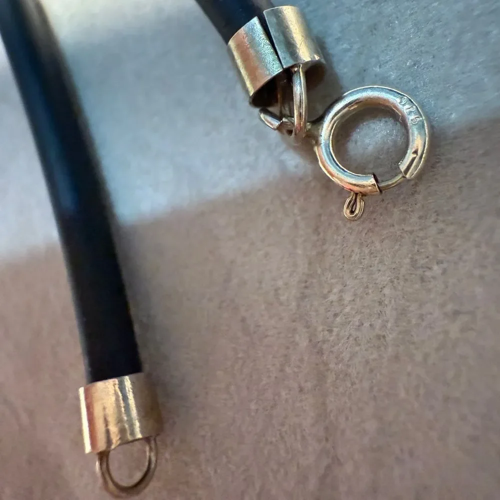 N/A 24” black
