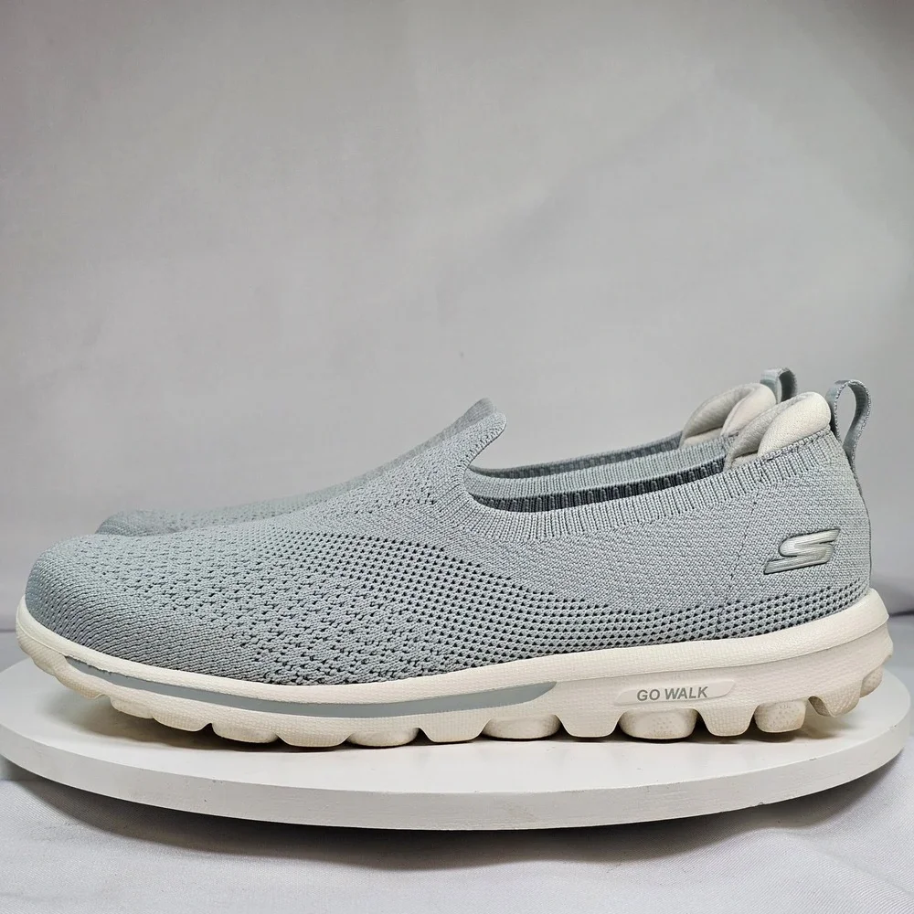 Skechers go walk