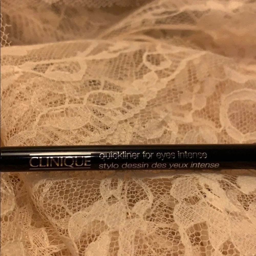 clinique quickliner