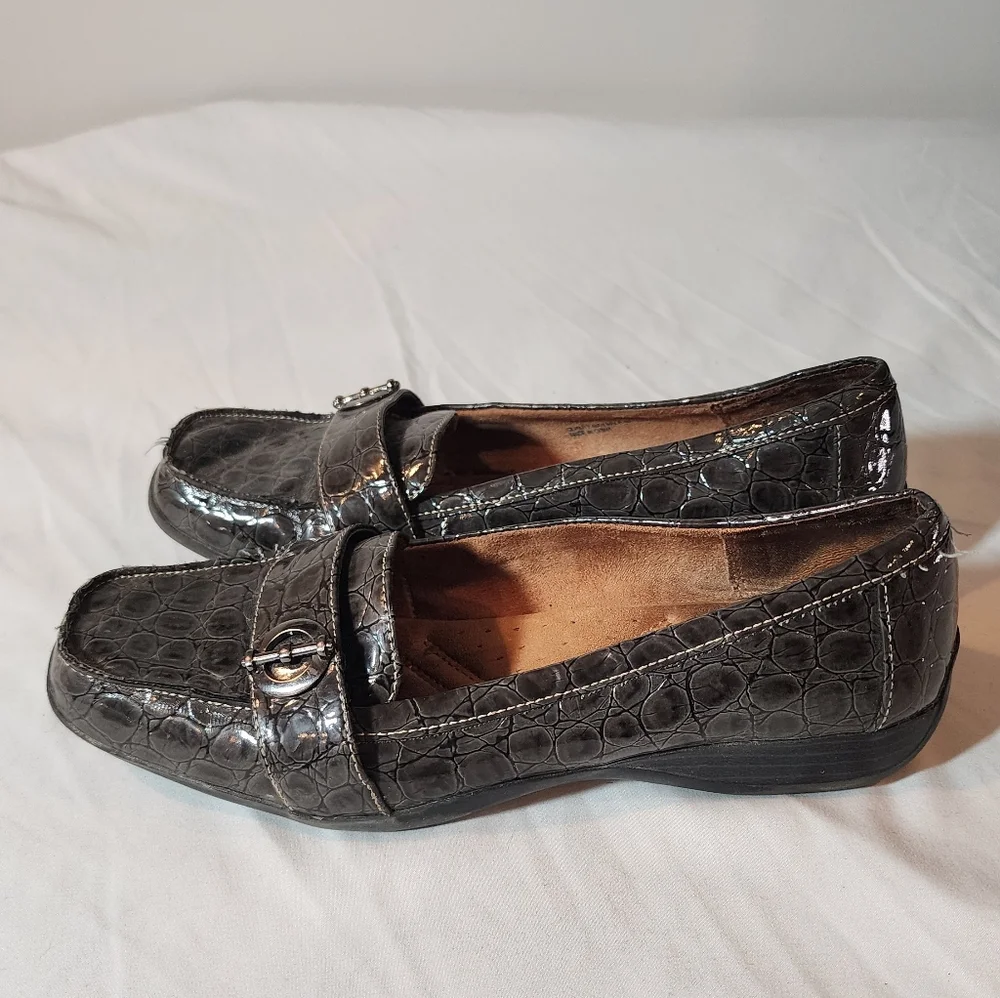Naturalizer wear patent gray