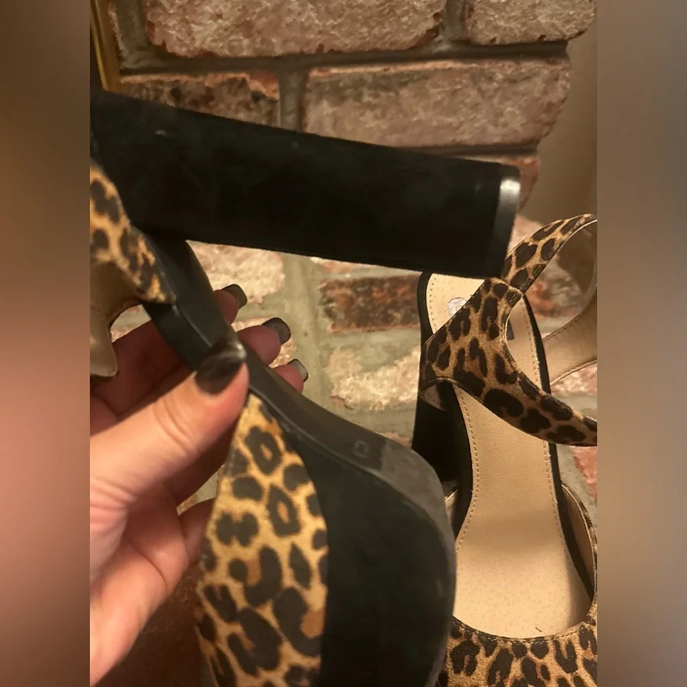 SM women leopard