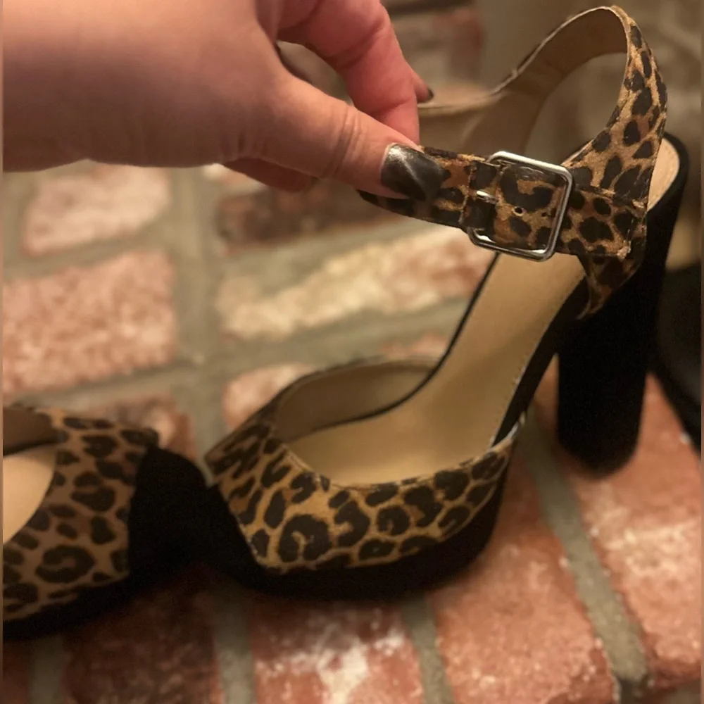 SM women leopard