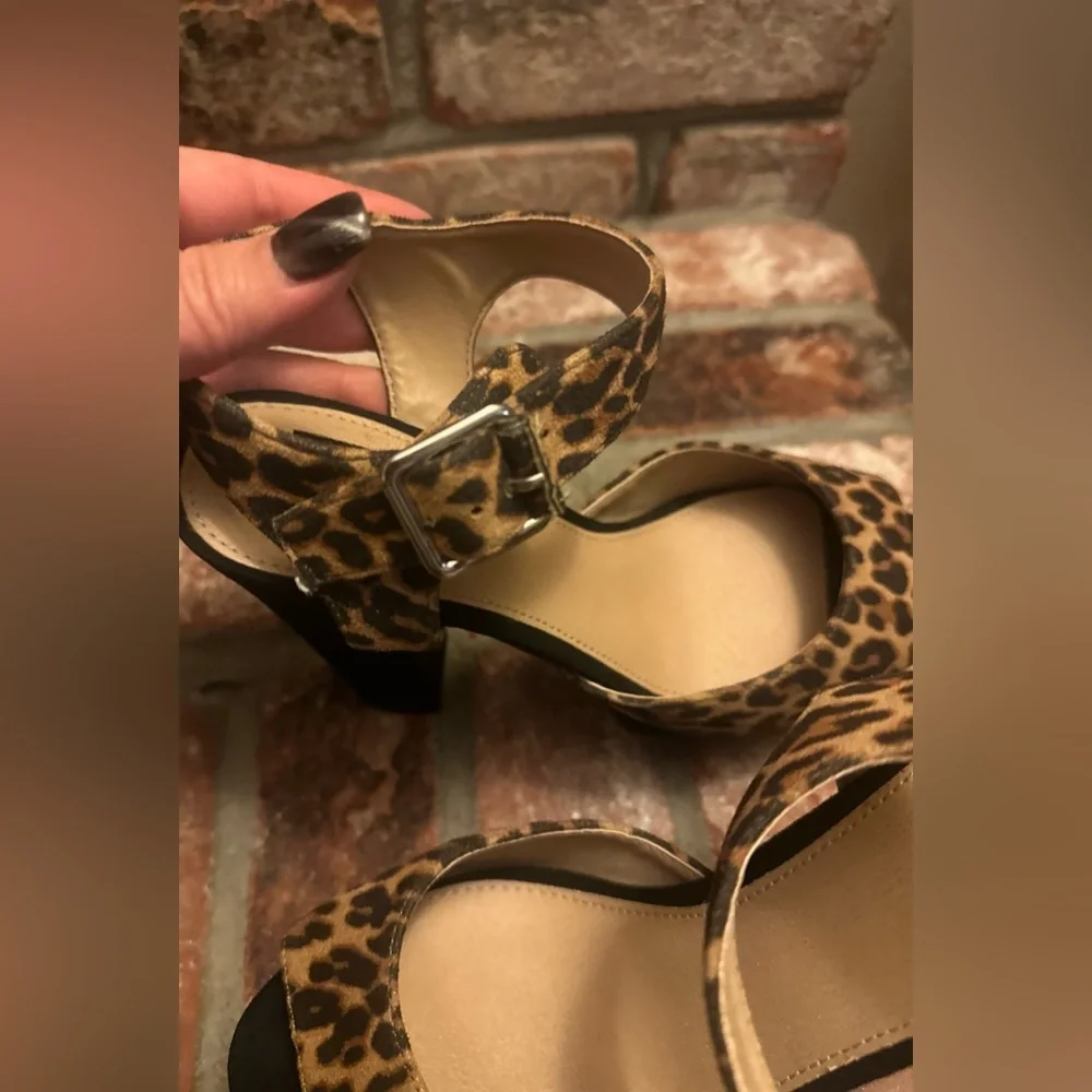 SM women leopard