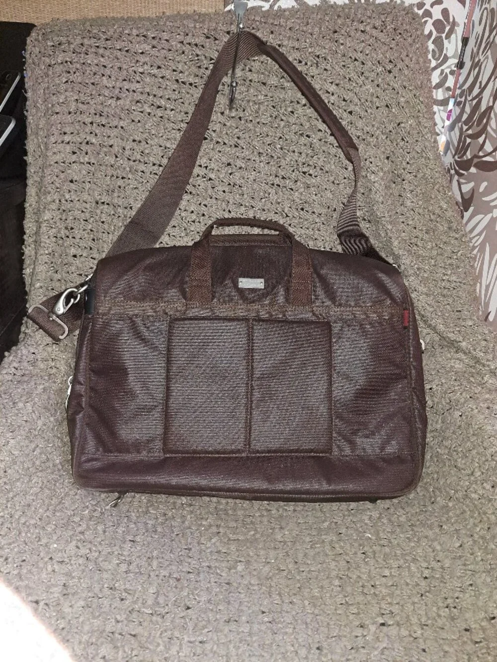 HEDGREN-UTOPIA 14L-Padded Laptop Messenger Travel Bag-Brown-Quilted-Near Mint